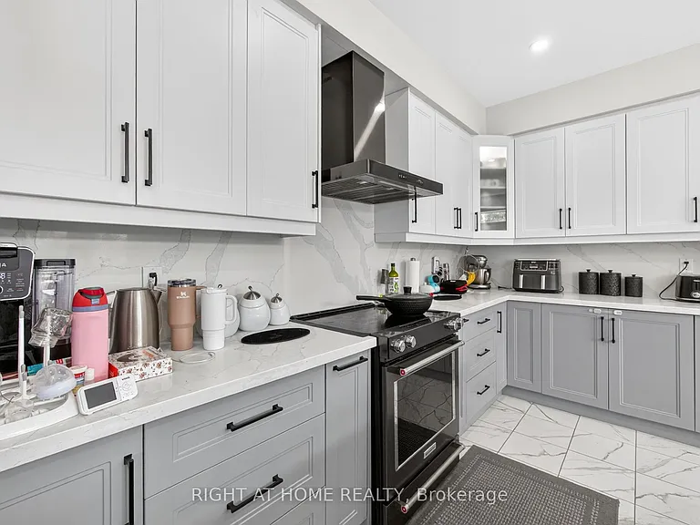 91 Monteith Dr — Photo 12