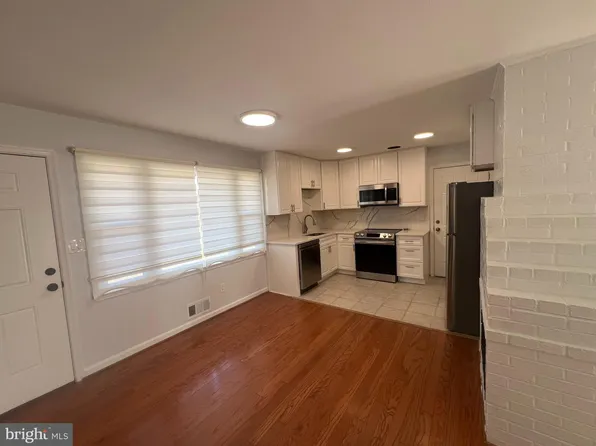 13209 Thornton Dr, Gainesville, VA 20155