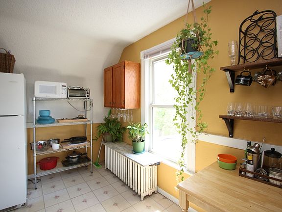 5th image of 3507 E 39th St #A