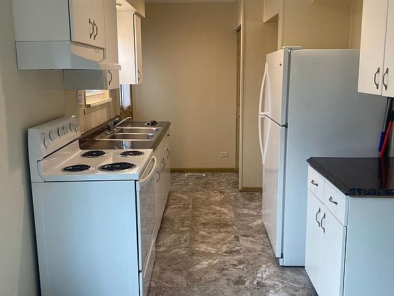 5th image of 3076 Saint Ives Ln