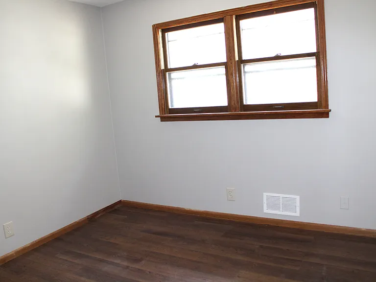 747 Tuscarora Ave — Photo 5