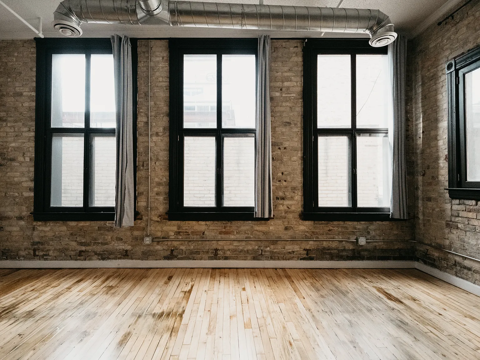 2 bed, 1100 sqft, $2,100 — Photo 3