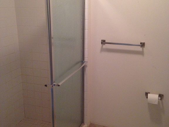 5th image of 2565 Franklin Ave APT 305