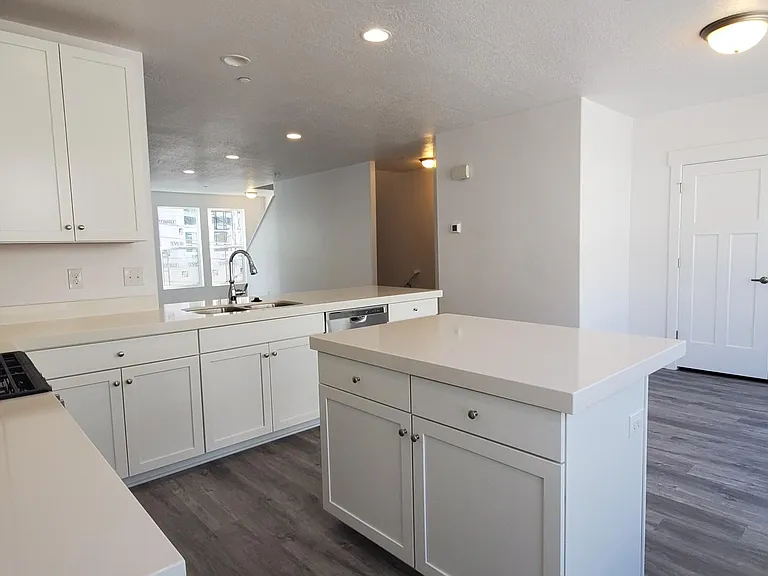 3841 W Mossmorran Ln — Photo 2