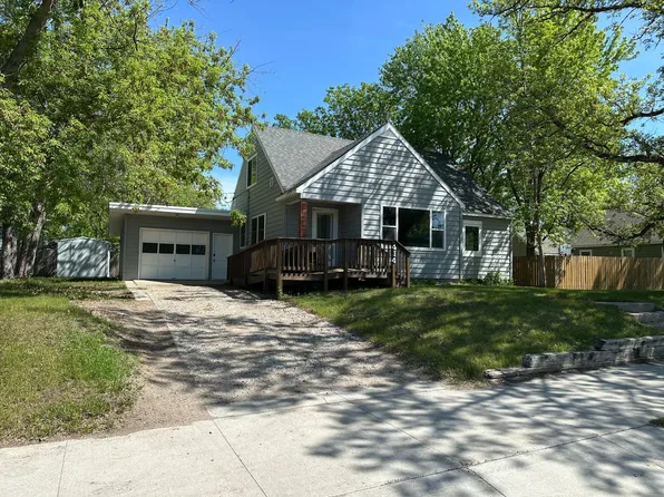 414 Willow St W, Detroit Lakes, MN 56501