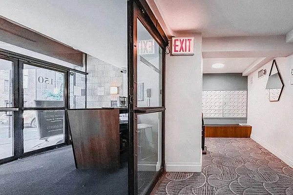 Rented by Manhattan Realty Group | media 11