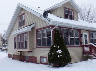 210 E Spring St, New London, WI 54961