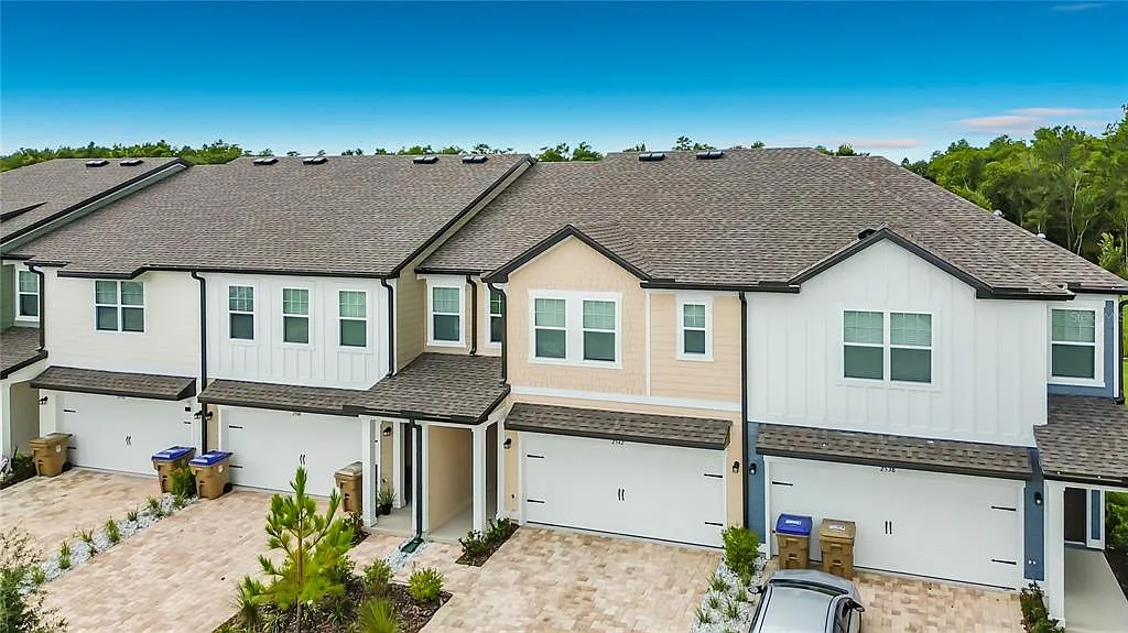 3 bed, 2.5 bath, 1662 sqft, $2,450 — Photo 3