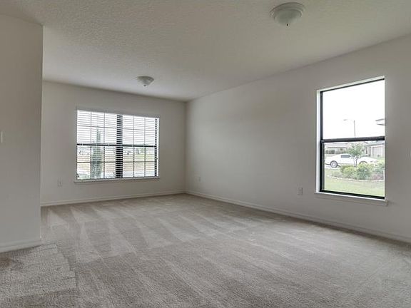 3rd image of 561 Swallowtail Dr