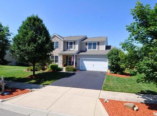 320 Amber Light Cir, Delaware, OH 43015