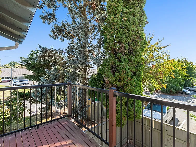 5721 Hendrickson Ave — Photo 20