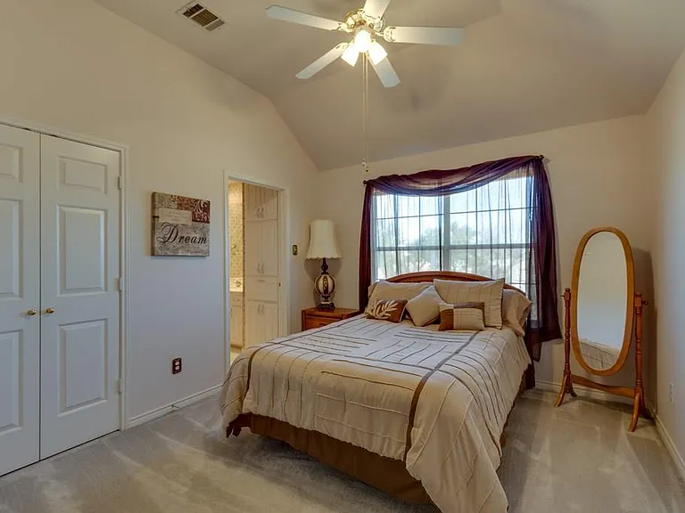 801 Steeps Ct — Photo 28