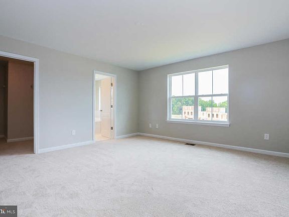 5th image of 1626 Hudgins Farm Cir