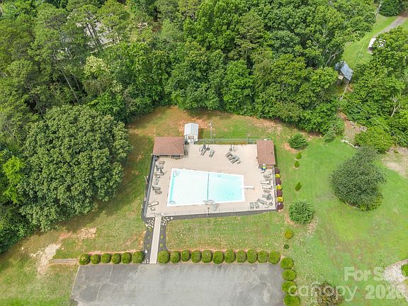 3rd image of 1602 Arden Dr