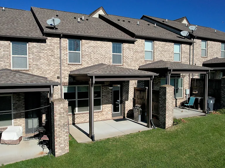 2093 Newark Ln — Photo 46