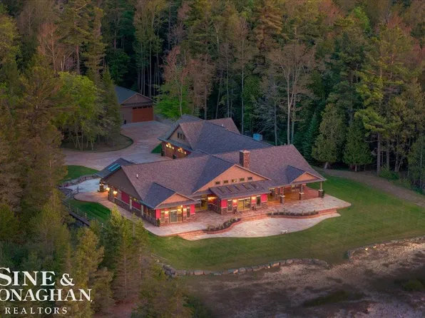 950 N Lake Huron Shore Dr, Harrisville, MI 48740