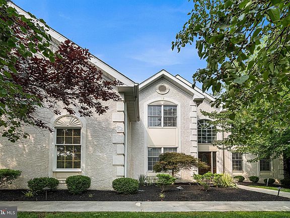 3rd image of 2111 Peregrine Cir