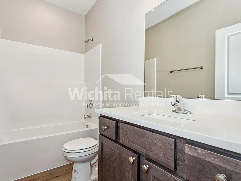 5030-5032 S Sycamore Ave — Photo 10