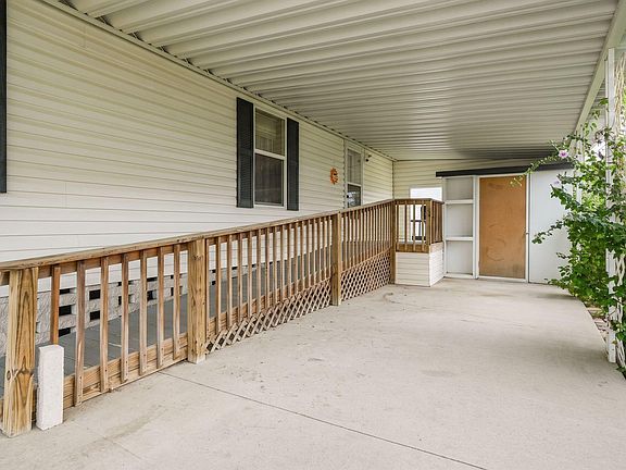 5th image of 985 Scarlett Ln