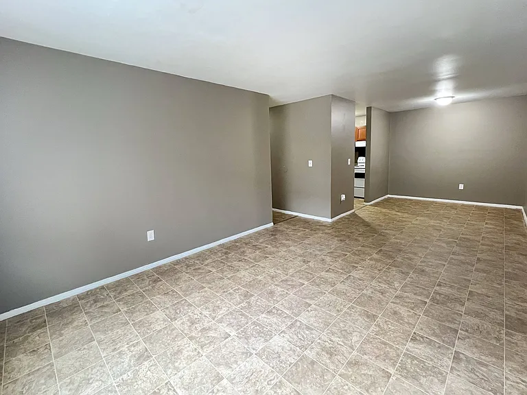 Twin Gables Apartments — Photo 47