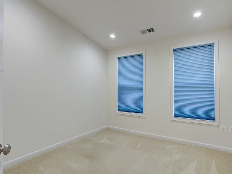 43276 Mitcham Sq — Photo 10