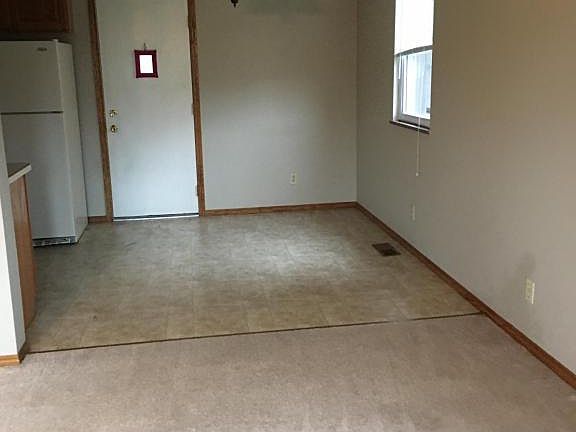 5th image of 731 Island Ct