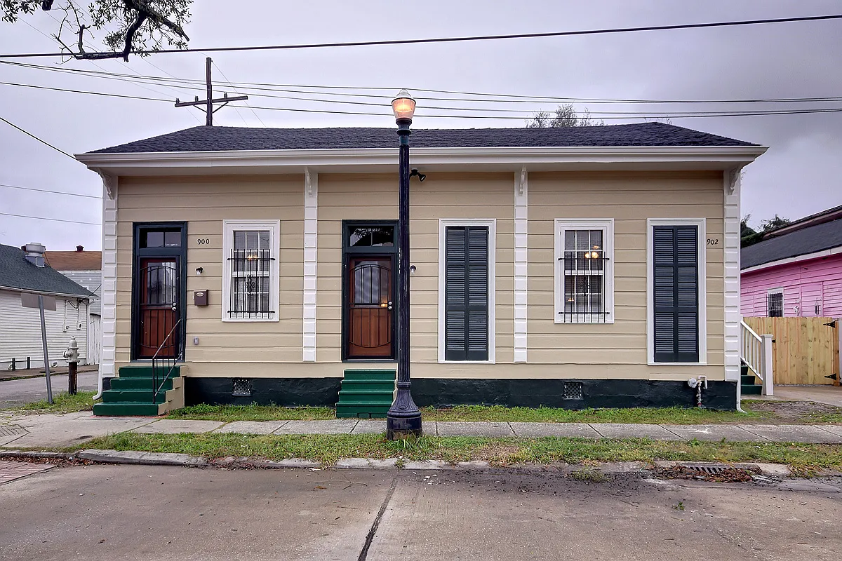 3 bed, 1420 sqft, $2,200 — Photo 1