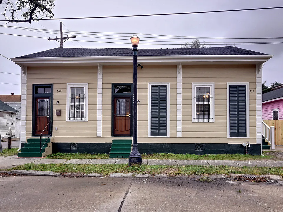 900 Josephine St