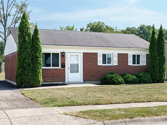 3rd image of 206 Magnolia Ln