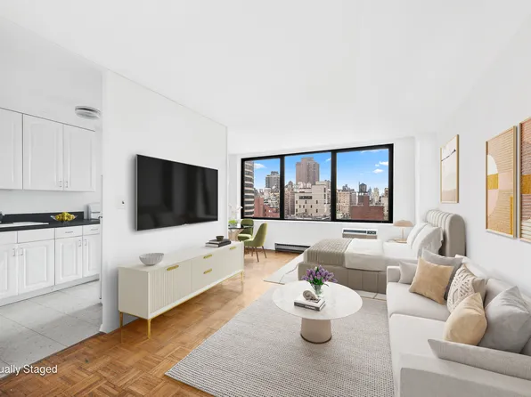 1641 Third Avenue image 1 of 10