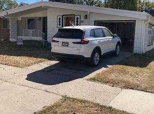 161 Liberty St, Manchester, IA 52057