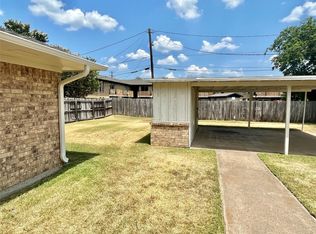 1919 Yarborough Dr, Sherman, TX 75092