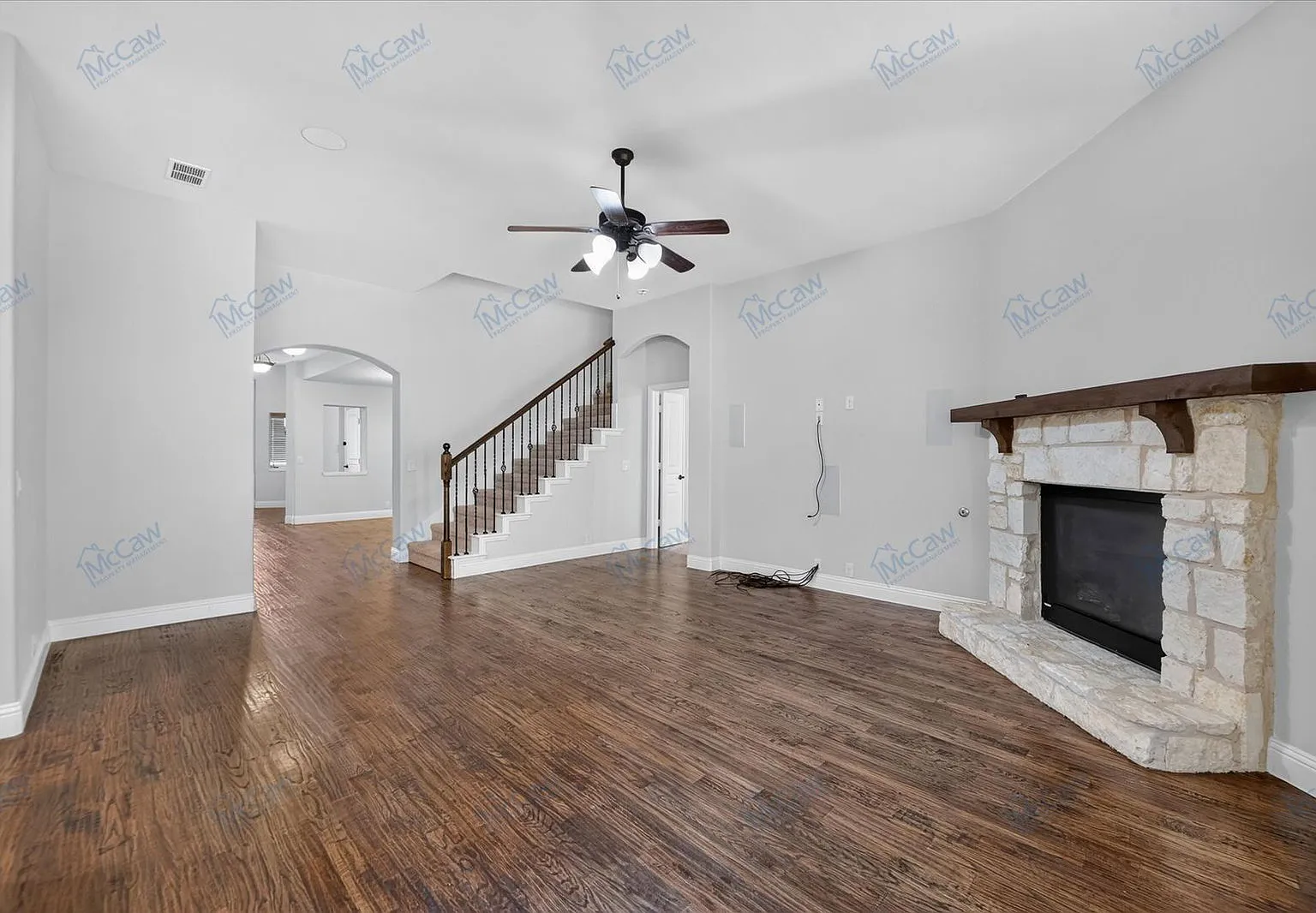 5 bed, 3.0 bath, 3280 sqft, $3,200 — Photo 3