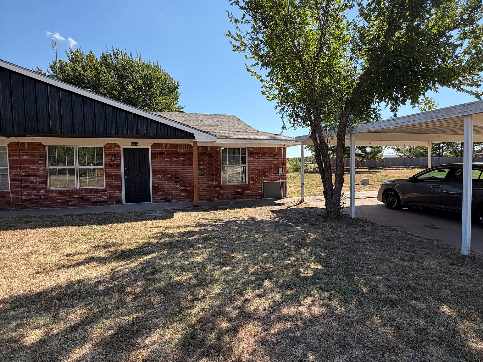2 bed, 1080 sqft, $950 — Photo 1