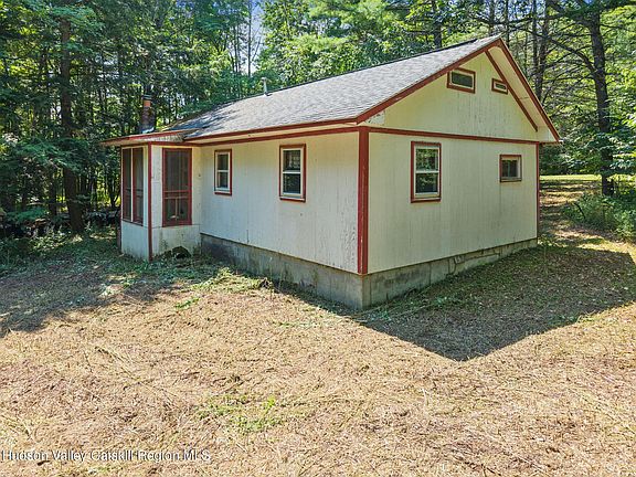 3rd image of 404 Posson Hill Road