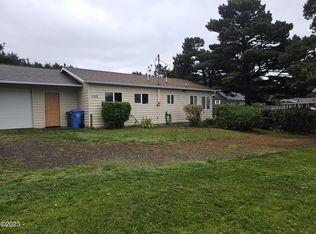 1152 SW Southmayd Ln, Waldport, OR 97394