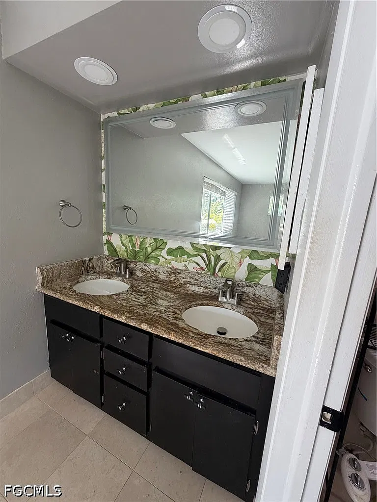 2 bed, 2.0 bath, 1319 sqft, $1,850 — Photo 4