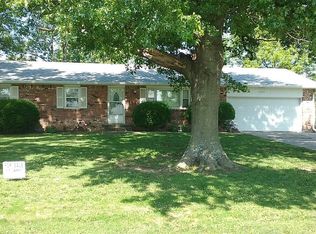 1209 N Grove St, Yates Center, KS 66783