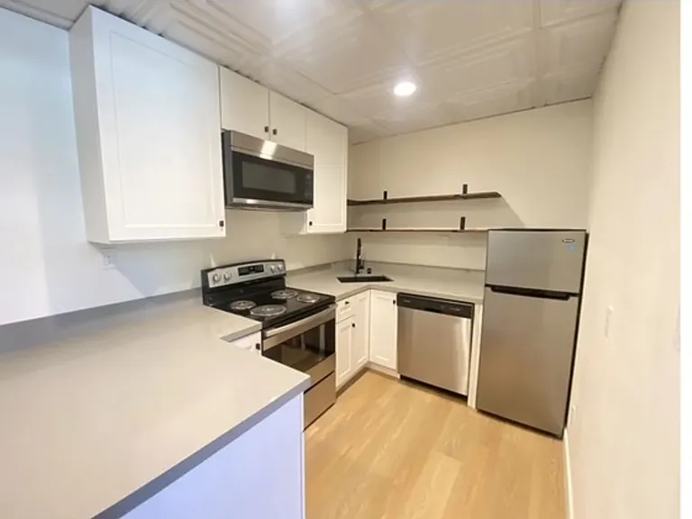2135 Ivar Ave #10 — Photo 3
