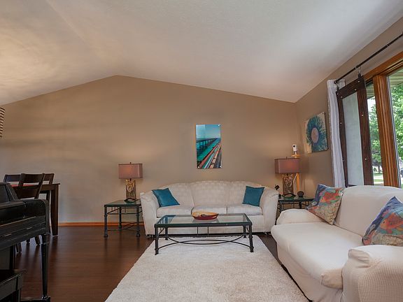 5th image of 1095 Comfortcove Dr