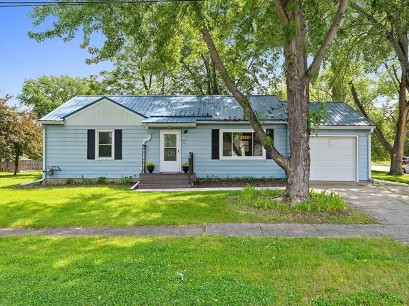105 N 4th Ave, Winneconne, WI 54986