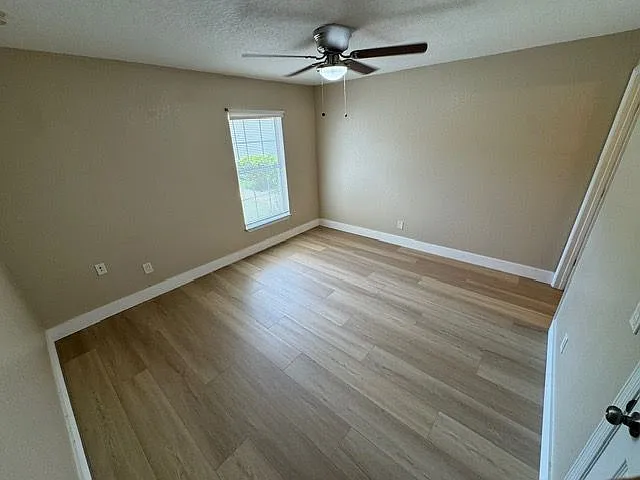 310 Greenwich Ct #310 — Photo 13