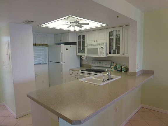 2nd image of 12538 SW Kingsway Cir APT 1608