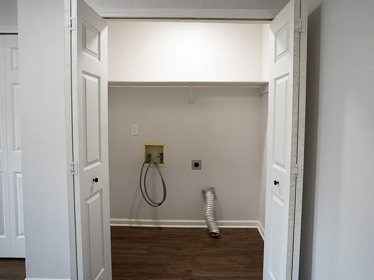 5097 Roberts Dr — Photo 17