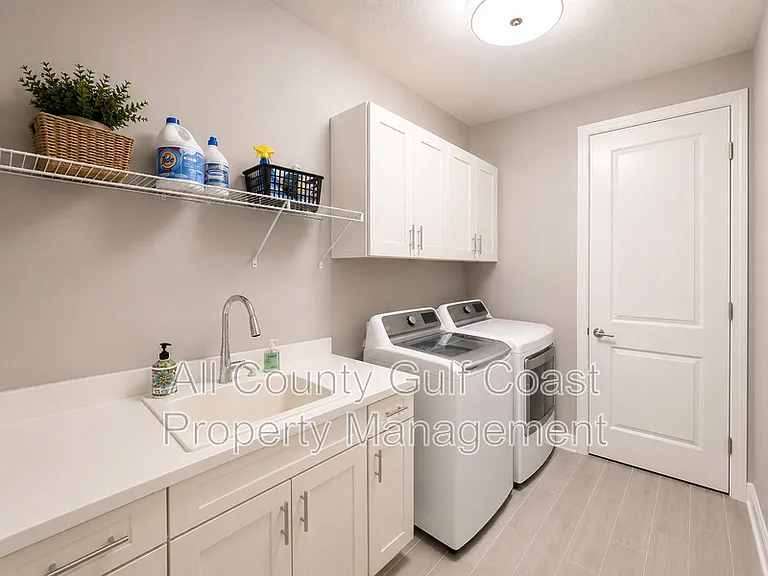 10194 Canaveral Cir — Photo 14
