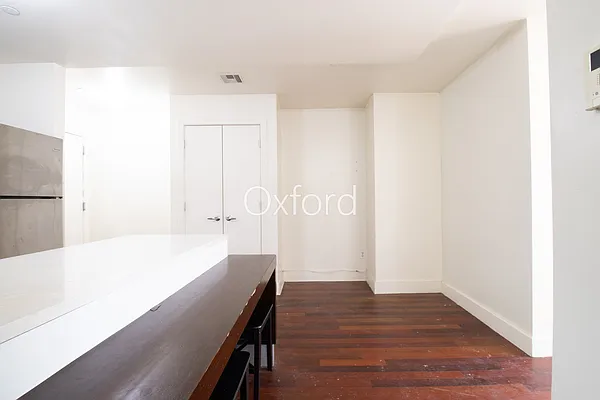 Rented by Oxford Property Group | media 7