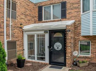 184 Pinewood Dr, Plymouth, MI 48170