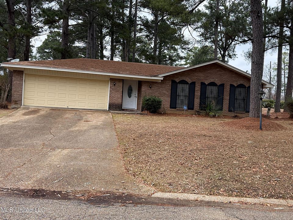 1st image of 102 Pine Island Dr