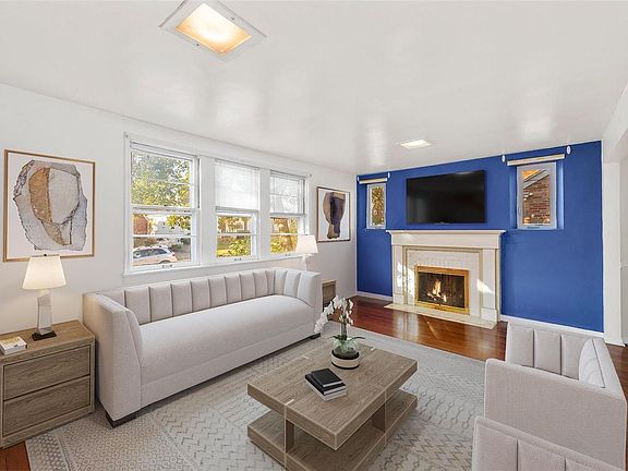 3rd image of 8927 Pine Ave