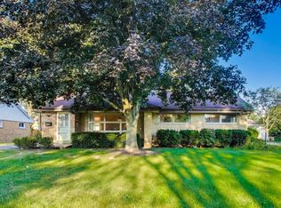 516 Short Ln, Glenview, IL 60025